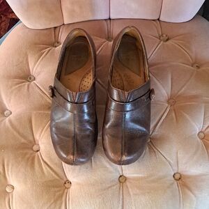 Women's Brown Leather Clogs